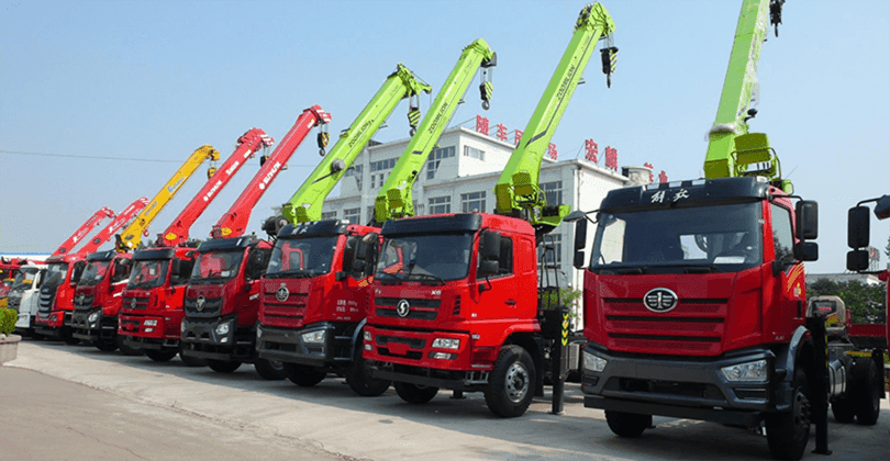 随车起重运输车